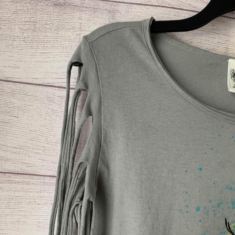 Hybrid Boho Gray Graphic T Shirt Colorful Glitter Feather Fringe Sleeves Size L - Picture 11 of 16